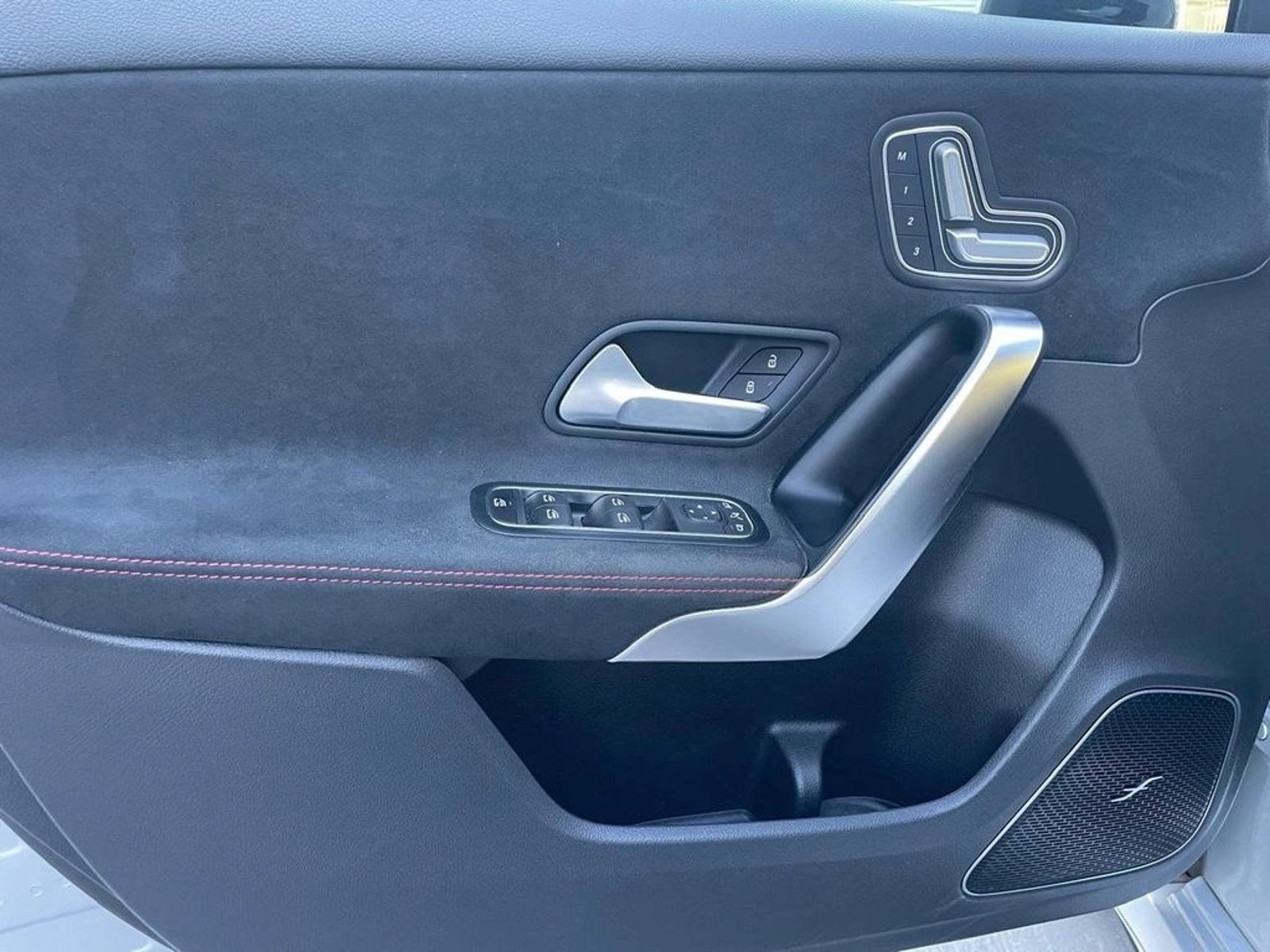 MERCEDES-BENZ A 2.0 AMG 4MATIC 4X4 HB AT 5P 2023 - Imagen 10 de 20