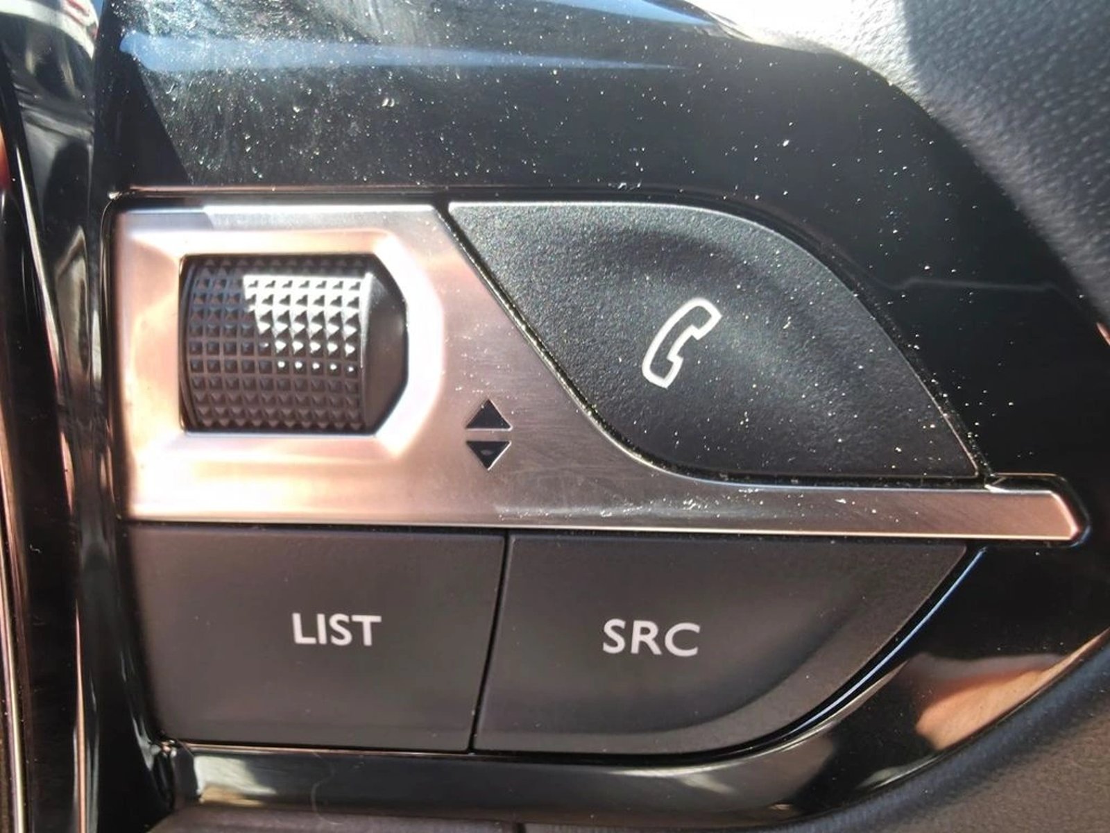 PEUGEOT 2008 2024 - Imagen 17 de 20