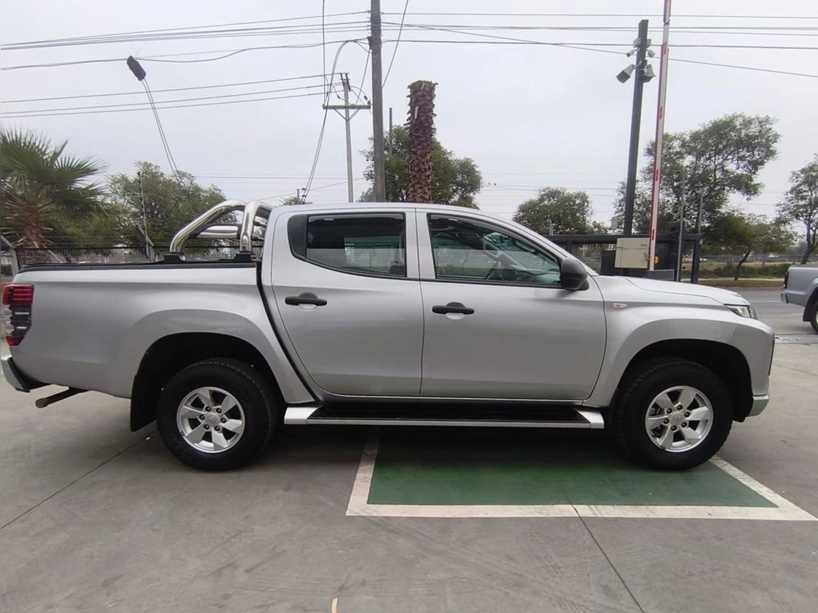 Mitsubishi L200 L200 WORK 2.2 4X2 MT 2024 - Imagen 6 de 20