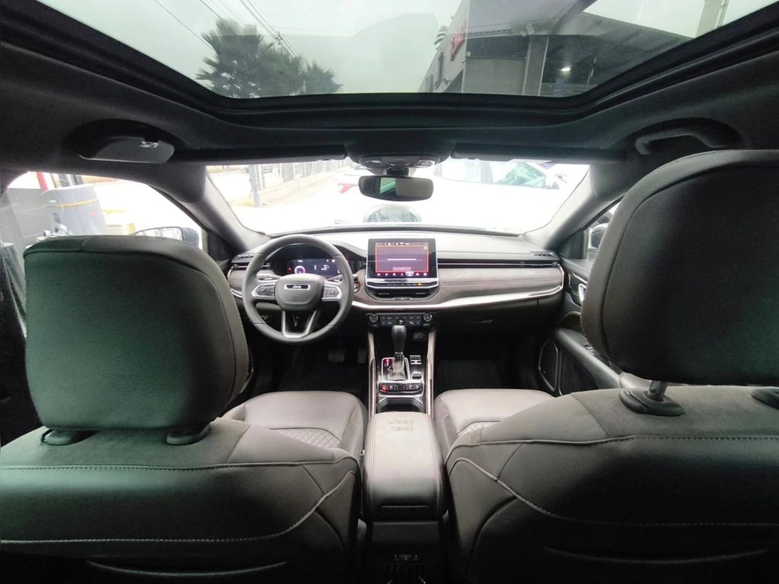 Jeep COMMANDER OVERLAND 4X4 2.0 AUT DIESEL 2023 - Imagen 15 de 20