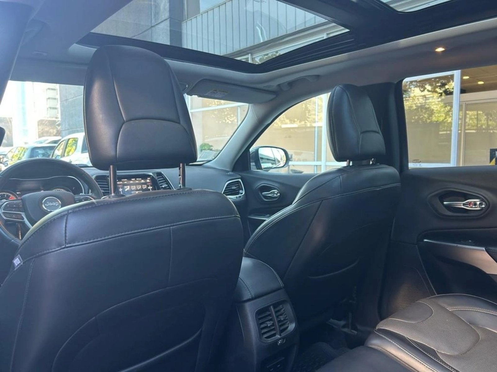 Jeep CHEROKEE 3.2 LIMITED 4X4 AT 5P 2019 - Imagen 12 de 17