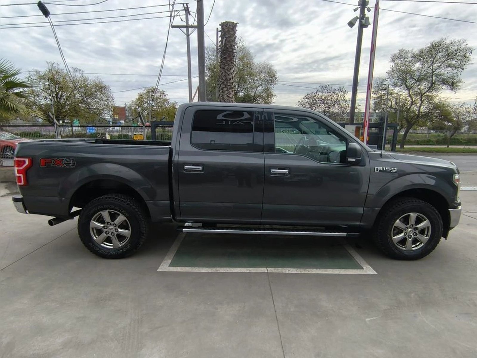Ford F-150 XLT 4X4 5.0 2021 - Foto 4 de 20