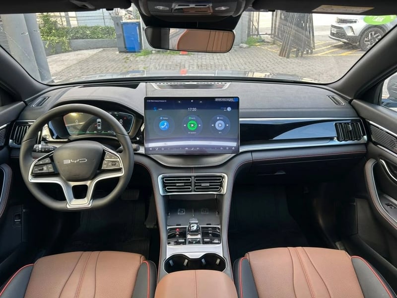 BYD SONG PLUS GX DMI 4X2 1.5 AUT 2026 - Imagen 9 de 15