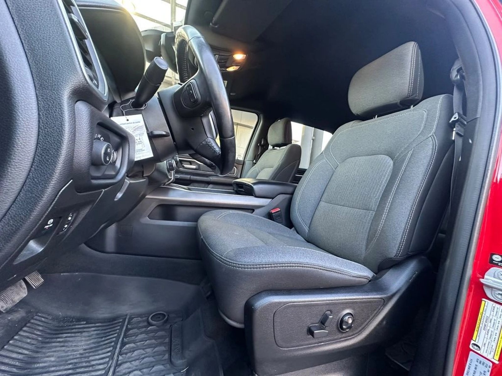 RAM 1500 BIG HORN CREW CAB 4X4 3.6 AUT 2022 - Imagen 10 de 17