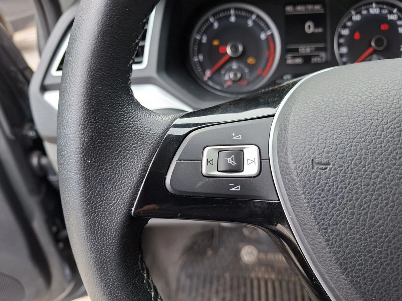 Volkswagen GOL 1.6 COMFORTLINE MT 2023 - Imagen 17 de 20
