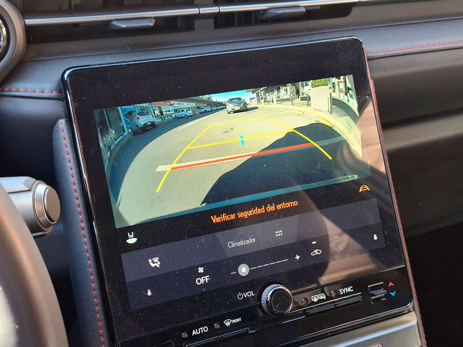 Lexus LBX HEV 1.5 AUT 2024 - Imagen 16 de 20