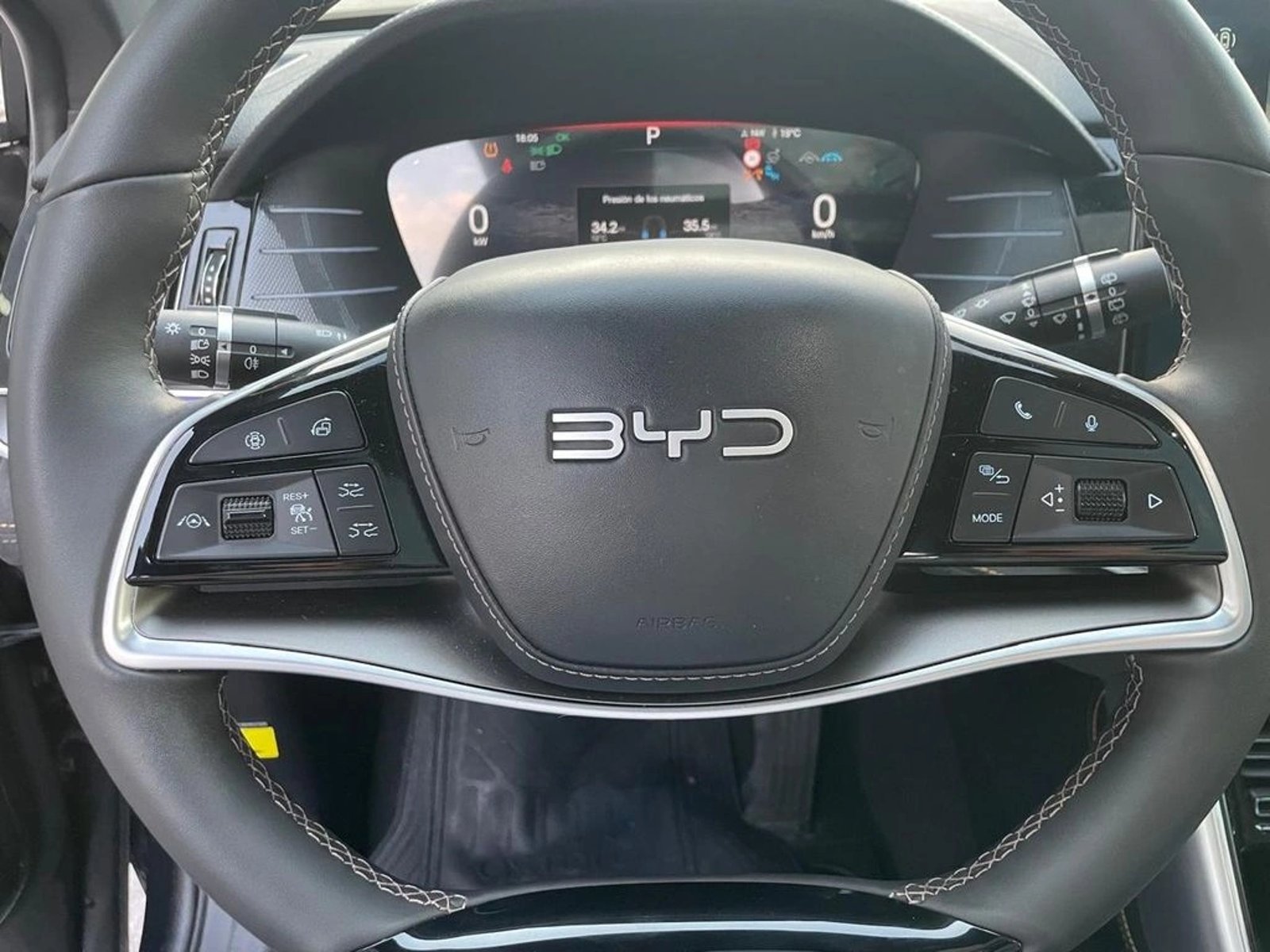 BYD TANG 0.0 AT 4X4 ELECTRICO 2025 - Imagen 13 de 16