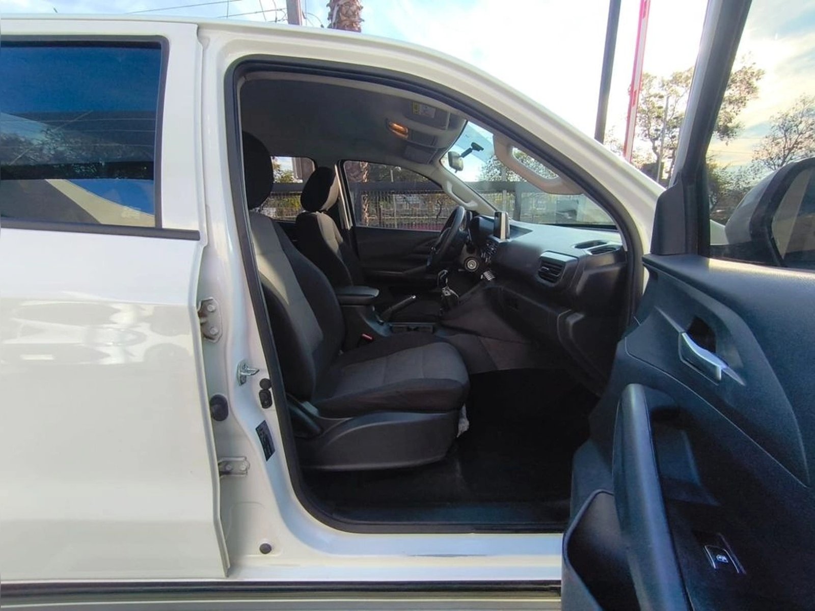 Changan HUNTER COMFORT 4X4 1.9 MT 2022 - Imagen 17 de 20