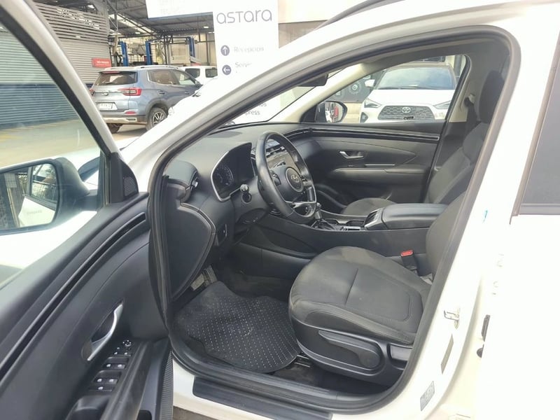 Hyundai TUCSON NX4 MPI 4X4 2.0 AUT 2023 - Imagen 12 de 20