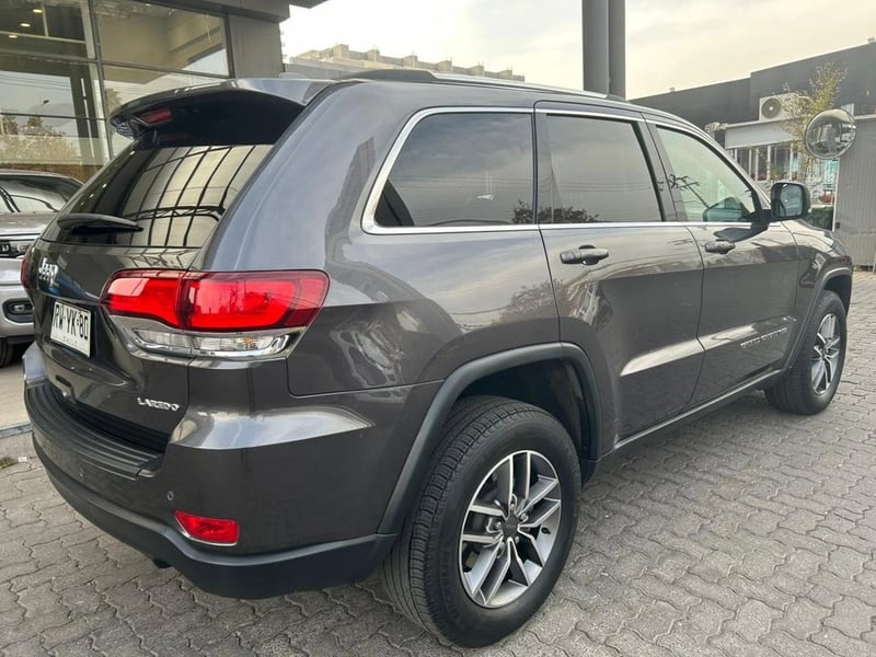 Jeep GRAND CHEROKEE 3.6 LAREDO AT 2022 - Imagen 7 de 17