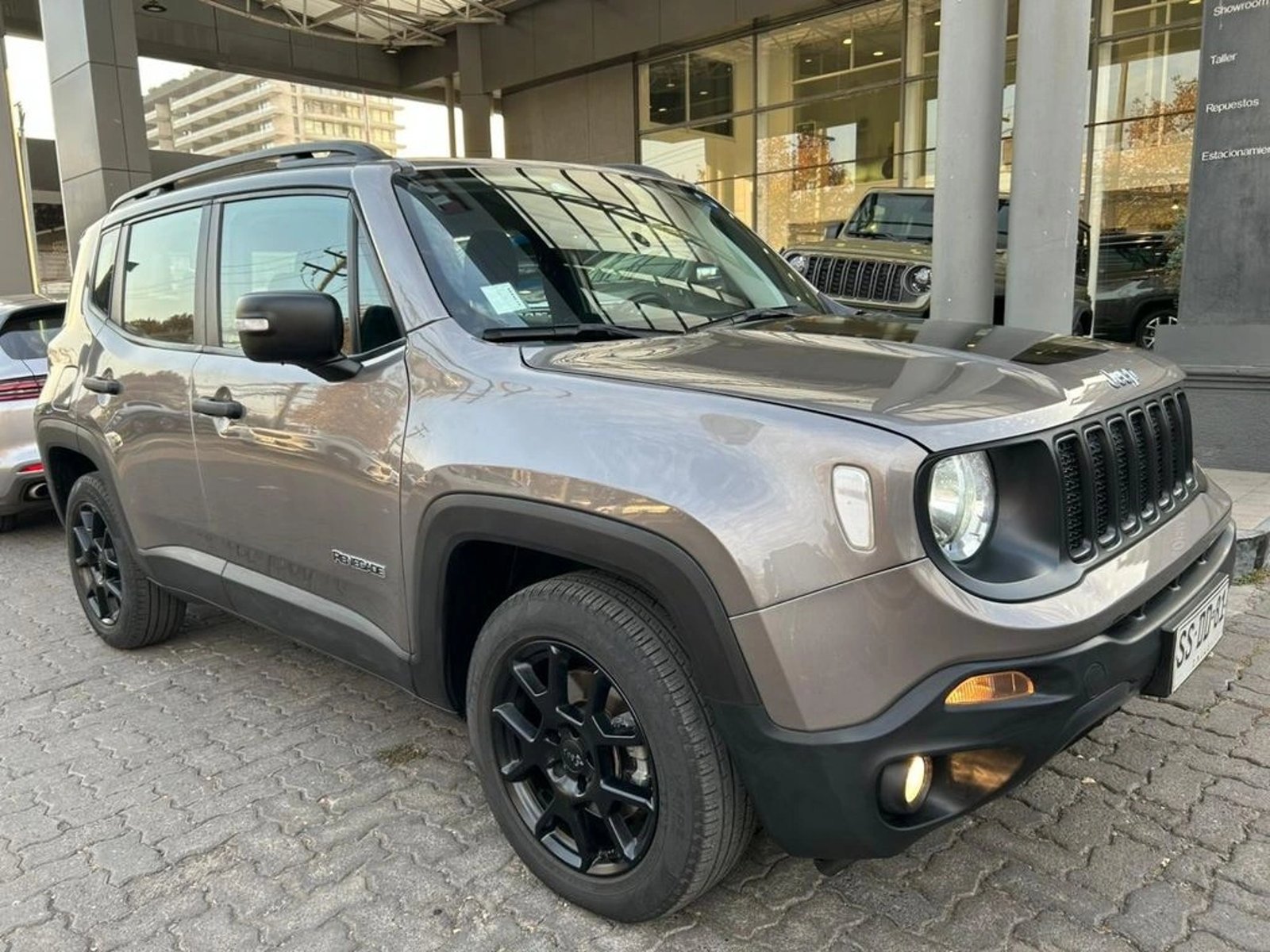 JEEP RENEGADE 1.8 SPORT LX 4X2 AT 5P 2023 - Imagen 4 de 12