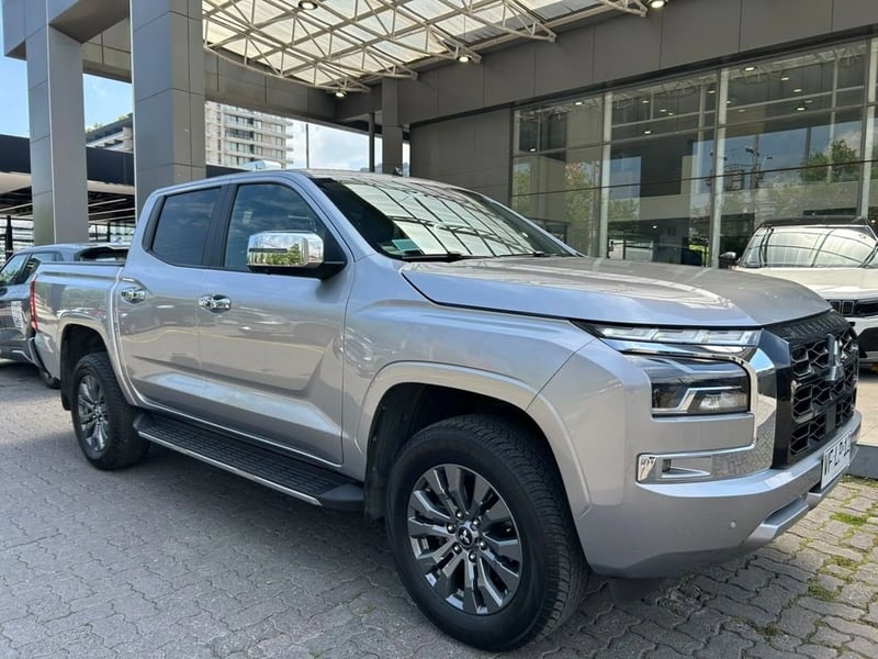Mitsubishi L200 DAKAR XR 4X4 2.4 AUT 2025 - Imagen 3 de 16