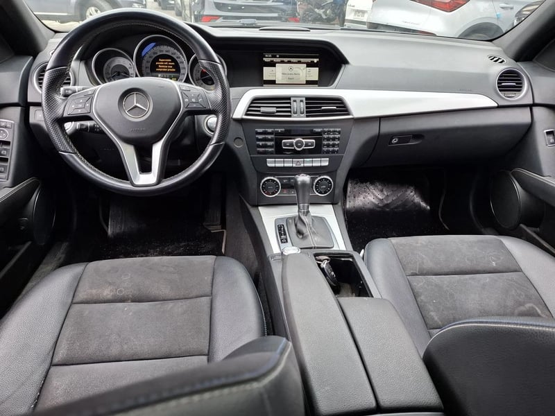 Mercedes-Benz C 250 1.8 4X2 AT 4P 2015 - Imagen 13 de 20