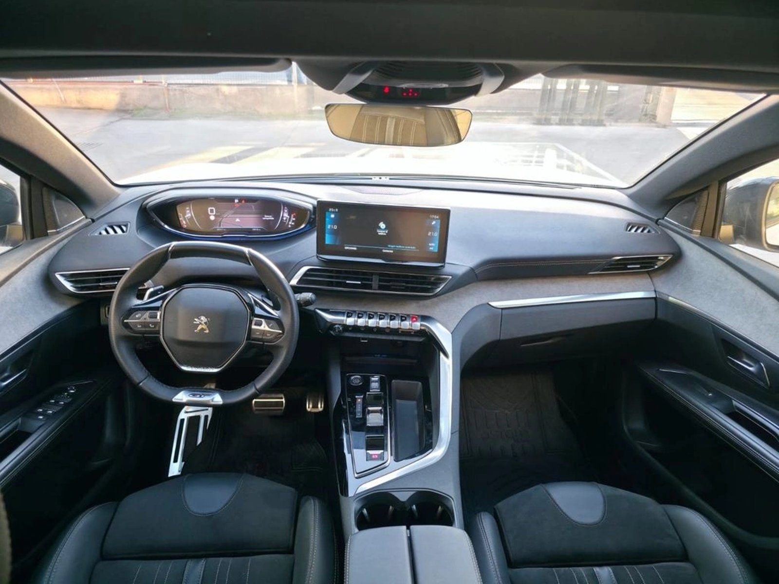 PEUGEOT 5008 2023 - Imagen 14 de 20