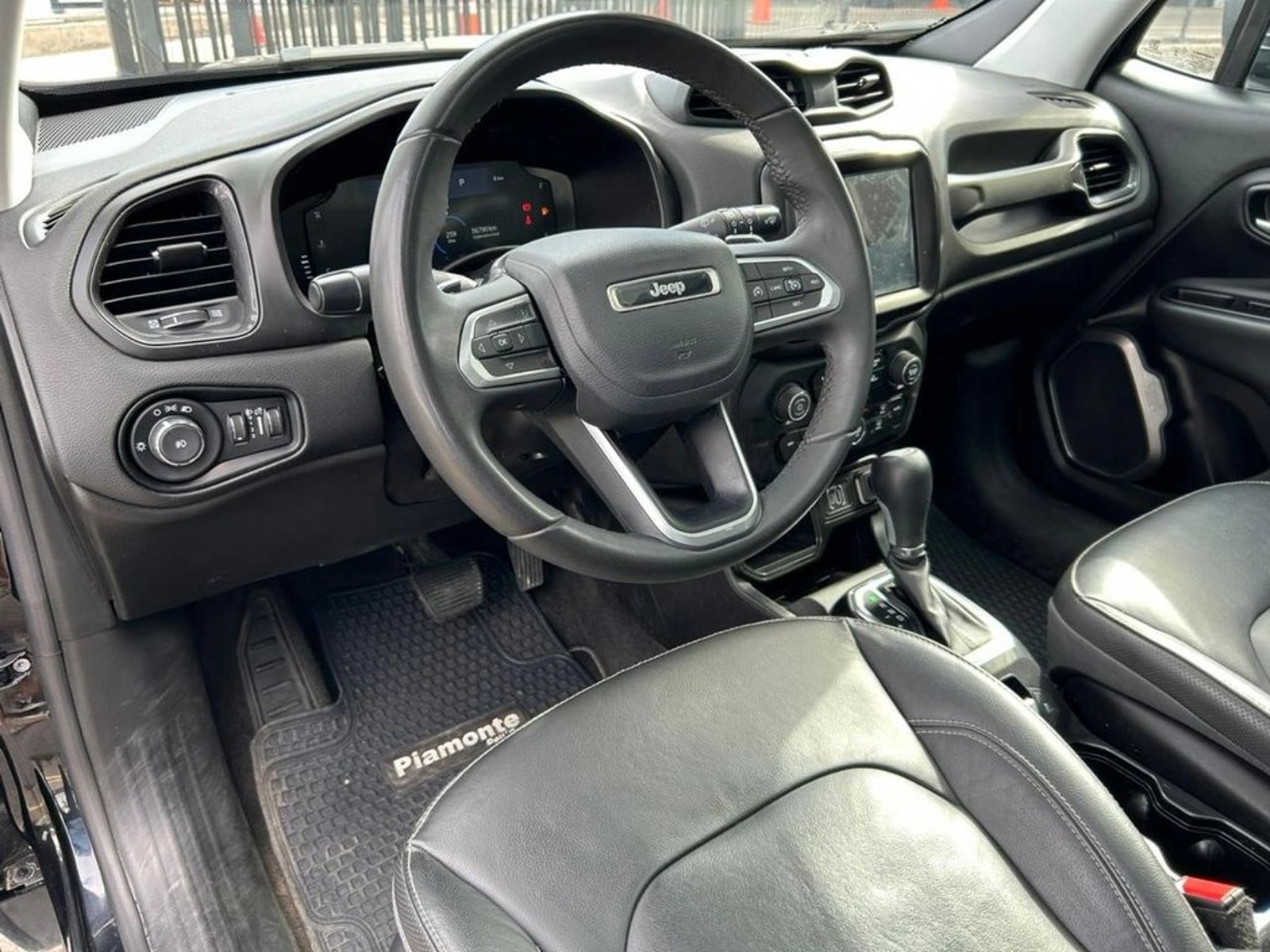 Jeep RENEGADE 1.3T LONGITUDE 4X2 AT 5P 2023 - Imagen 11 de 11