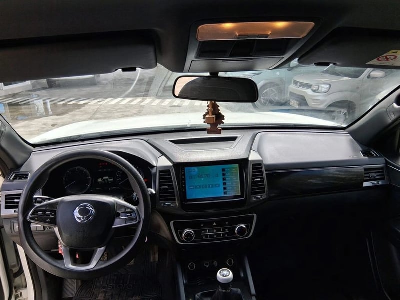 SsangYong GRAND MUSSO 2.2 GRAND LX TD DIESEL 2WD MT6 4P 2022 - Imagen 11 de 18