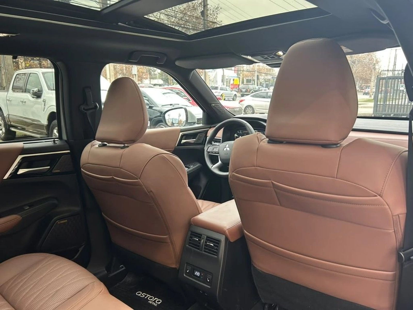 Mitsubishi OUTLANDER 2.5 GLS LIMITED 4X4 AT 2026 - Imagen 13 de 17