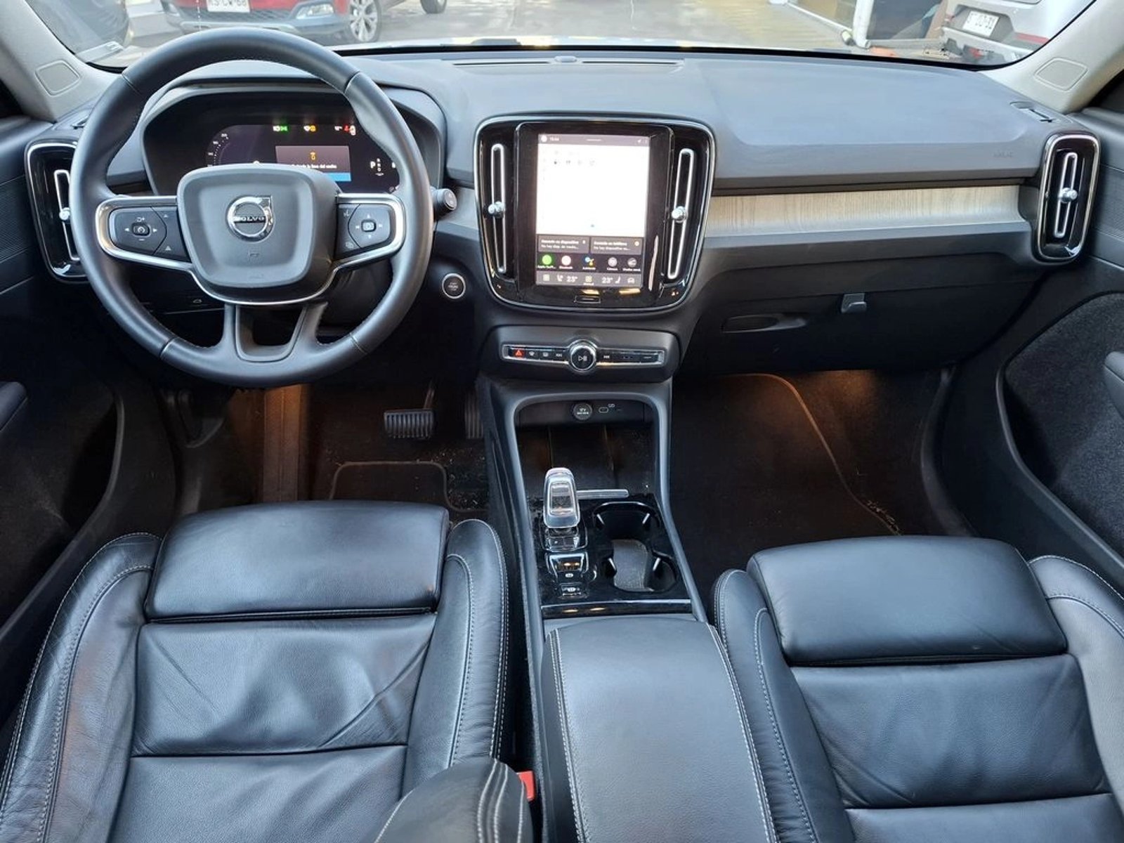 VOLVO XC40 2.0 B4 ULTIMATE HIBRIDO FWD AT 5P 2023 - Imagen 15 de 20