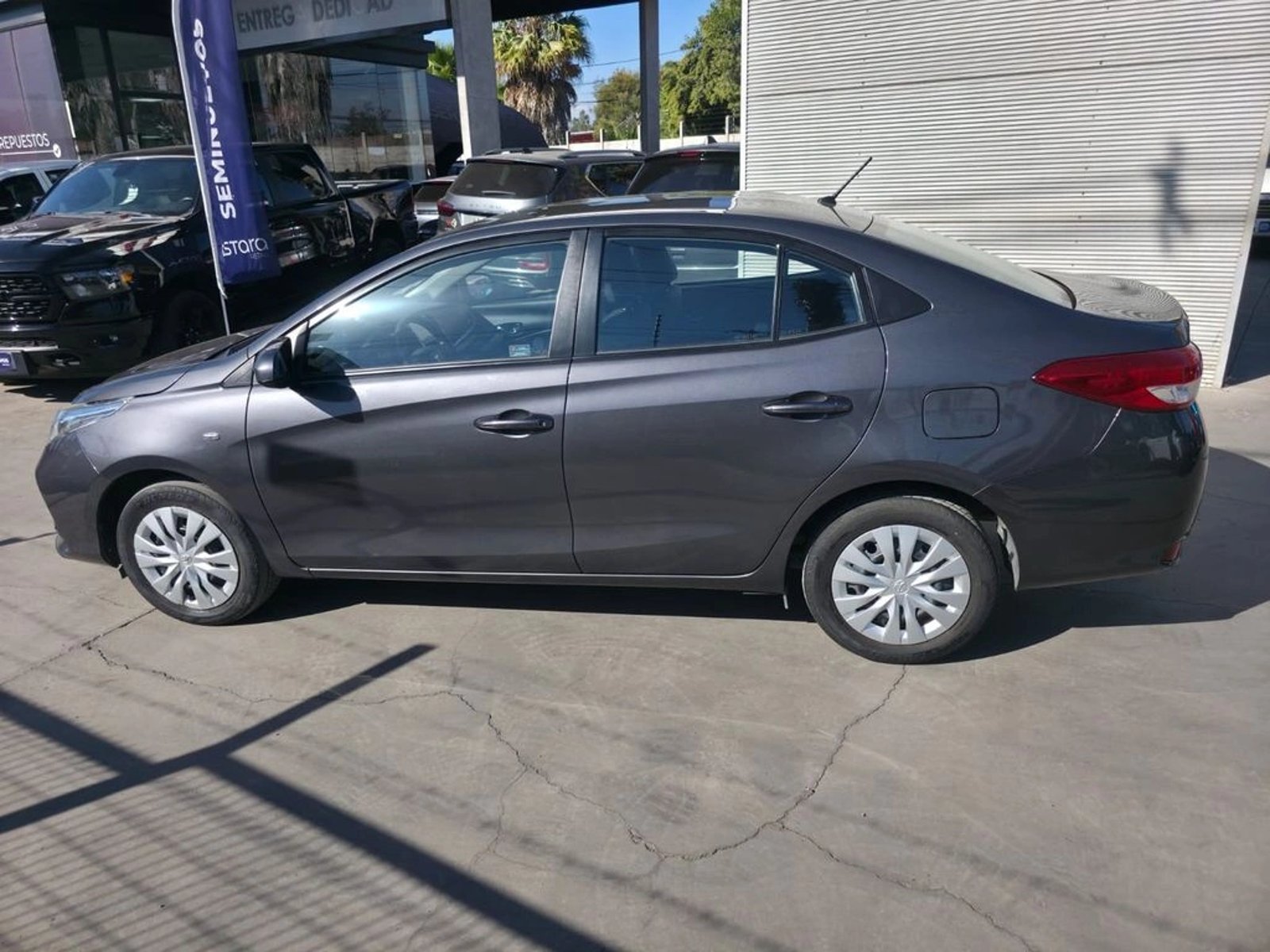 TOYOTA YARIS 2022 - Imagen 9 de 20