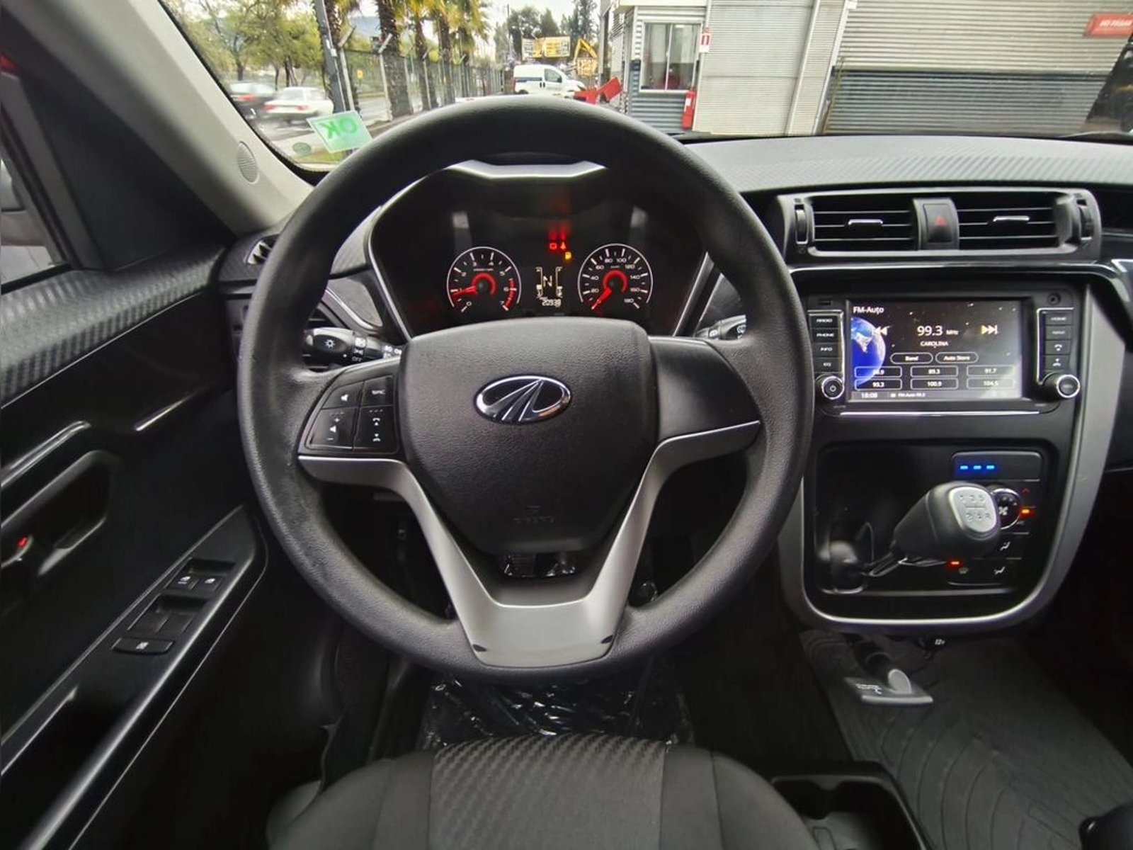 Mahindra KUV100 1.2 DELUXE MT 2021 - Imagen 14 de 20