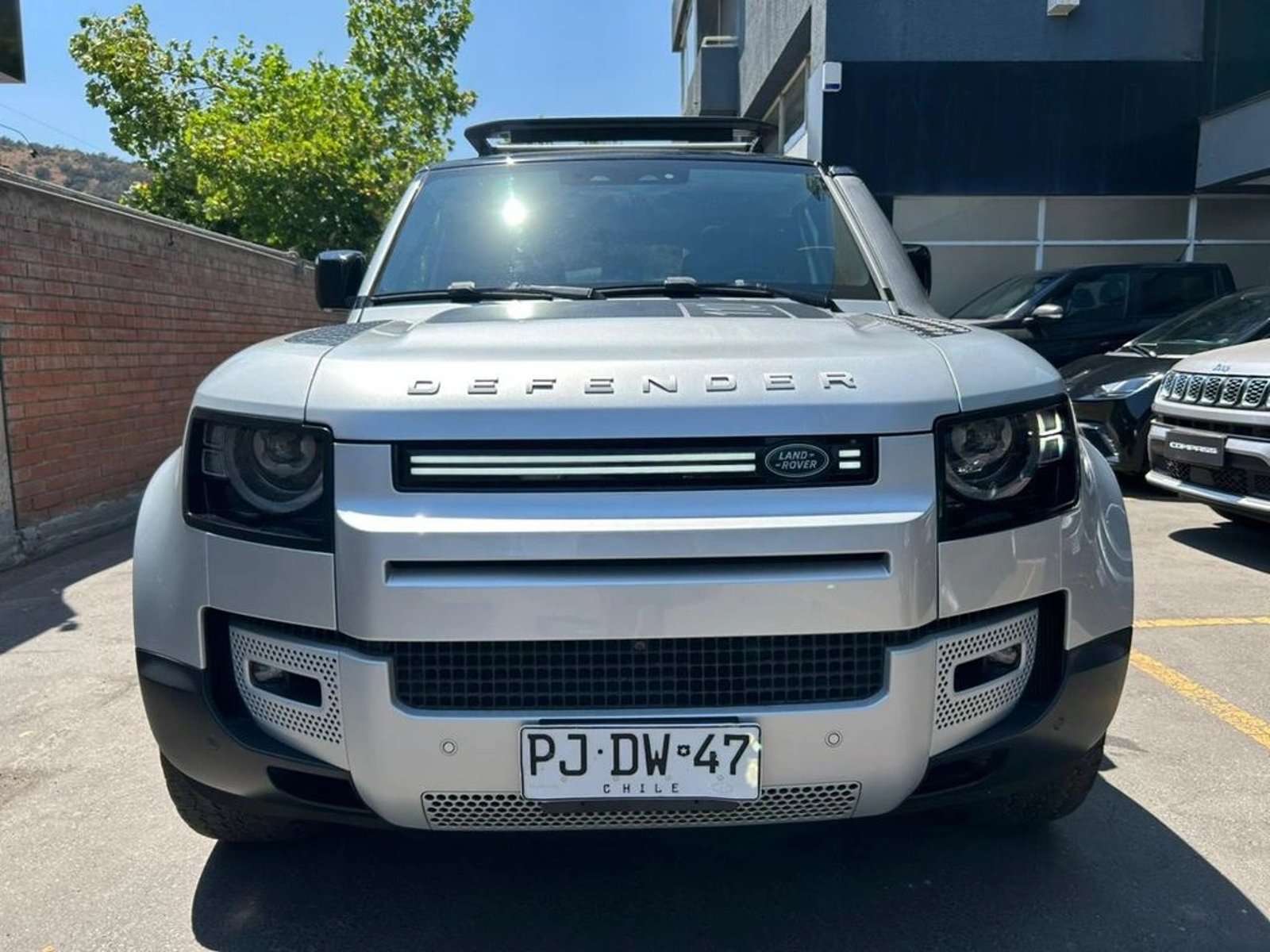Land Rover DEFENDER 3.0I HSE AT 4X4 2021 - Foto 3 de 14