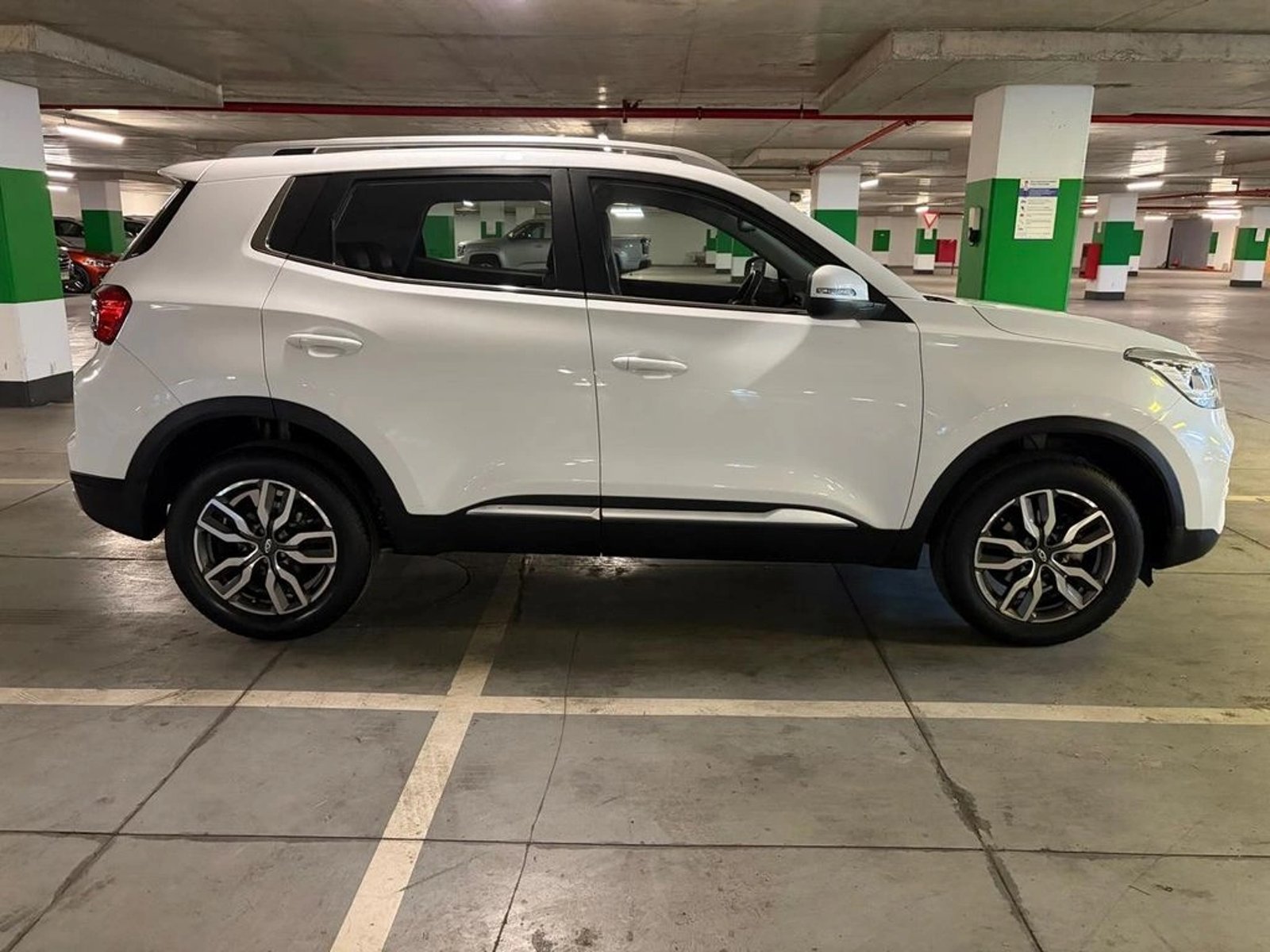 Chery TIGGO 3 1.5 GLS 4X2 5MT 5P 2023 - Foto 4 de 18