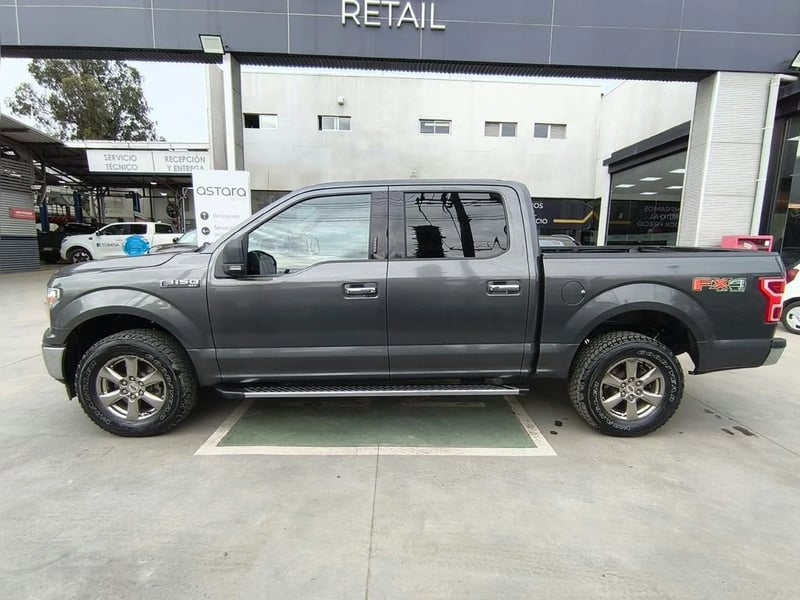 Ford F-150 XLT 4X4 5.0 2021 - Imagen 9 de 20