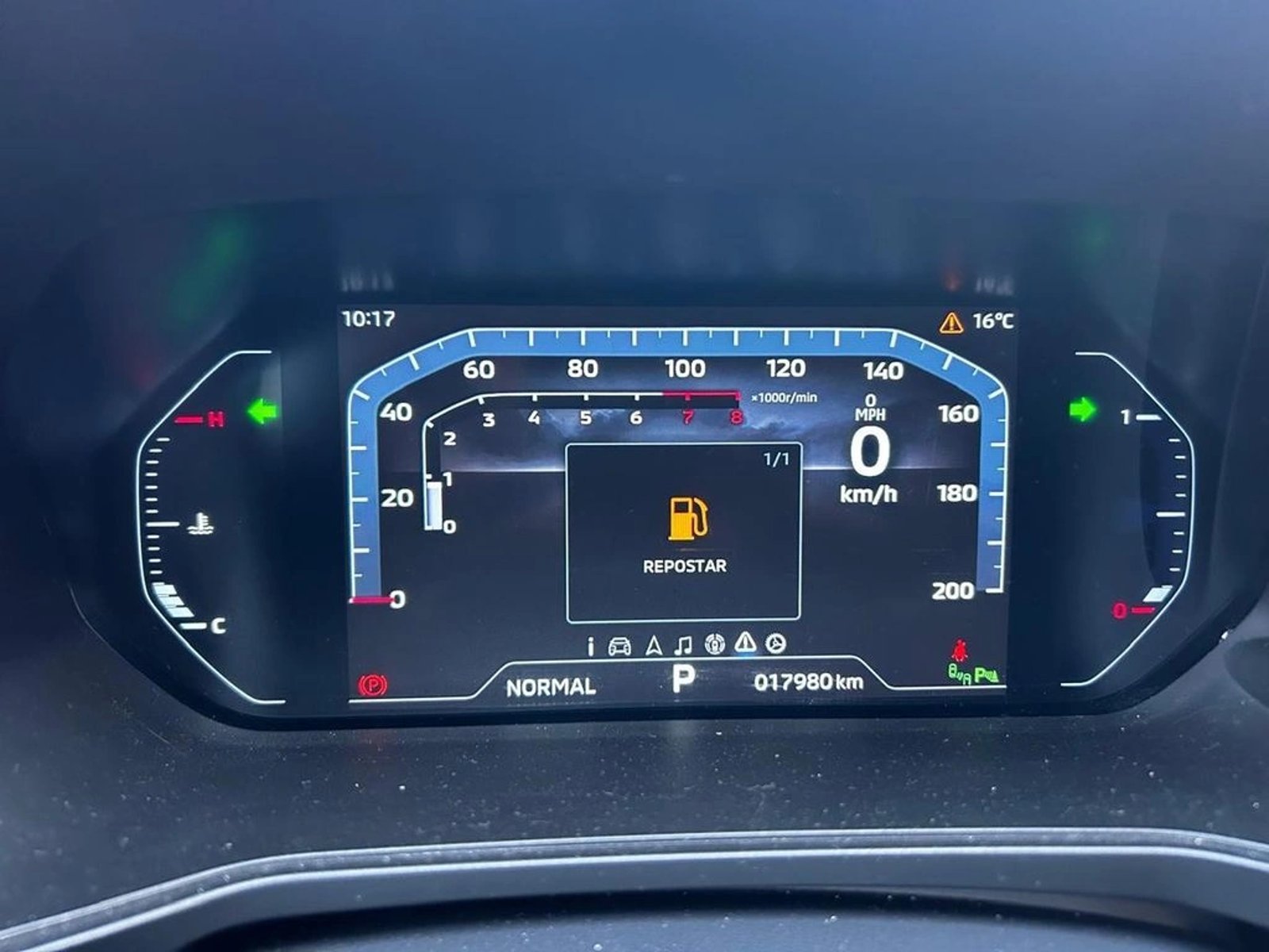 MITSUBISHI OUTLANDER 2025 - Imagen 13 de 16