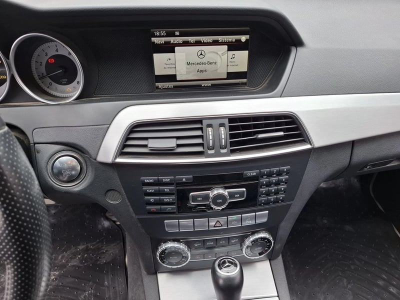 Mercedes-Benz C 250 1.8 4X2 AT 4P 2015 - Imagen 19 de 20