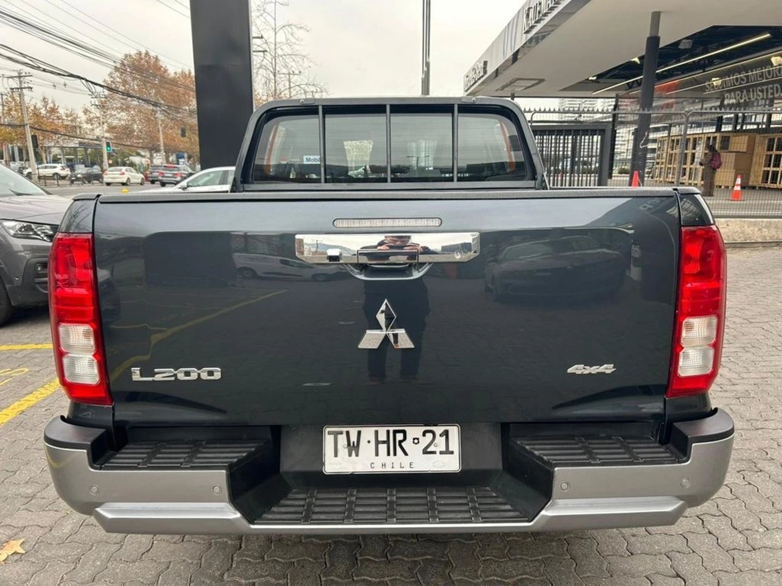 Mitsubishi L200 2.4 KATANA XRT MT 4X4 DIESEL 2025 - Imagen 6 de 17