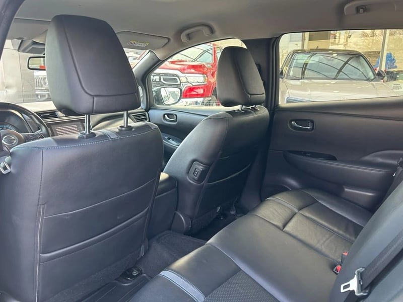 Nissan LEAF ZE1 2022 - Imagen 9 de 16