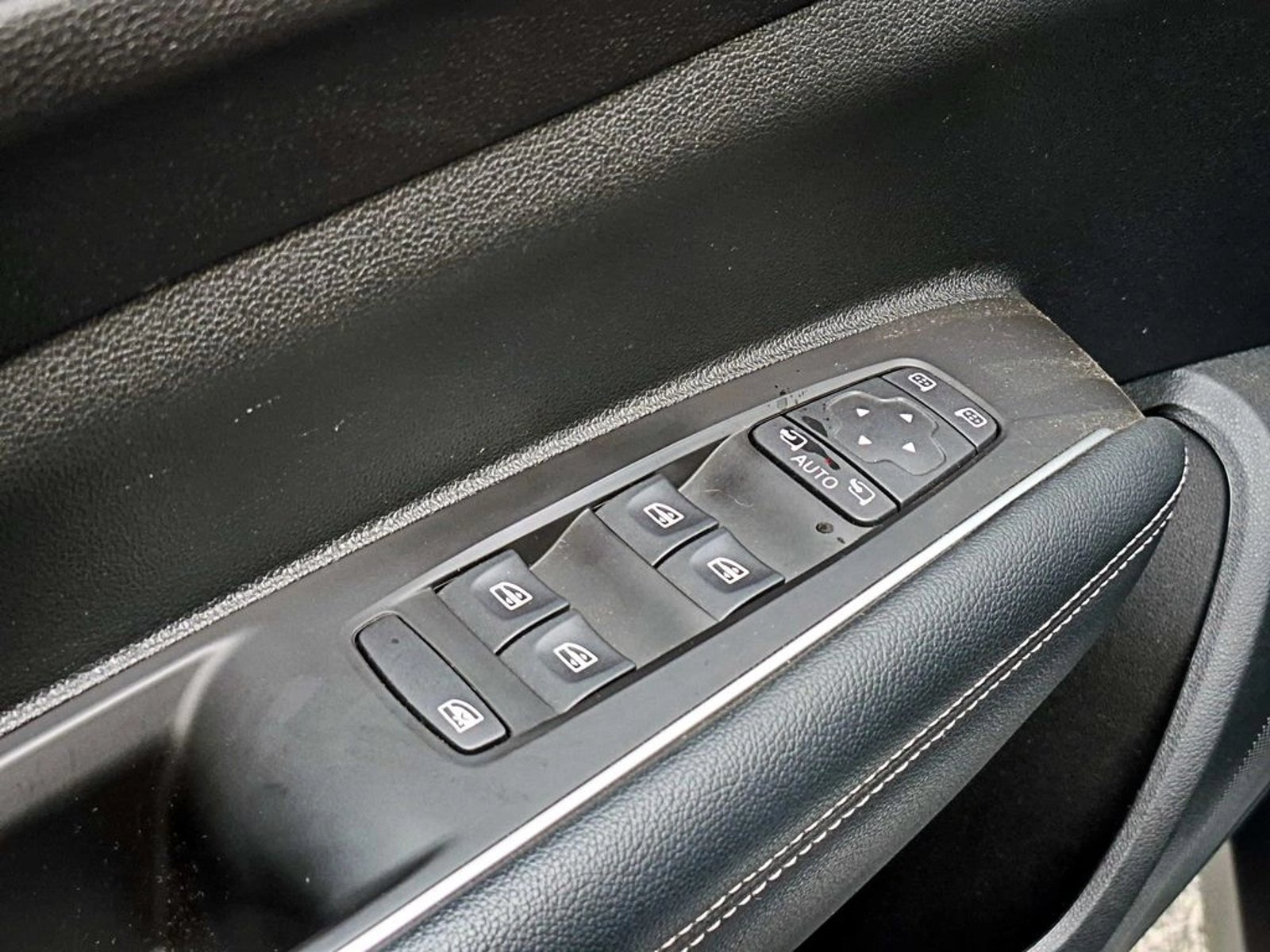 Renault KOLEOS 2.5 ZEN PLUS 4WD AT 5P 2023 - Imagen 13 de 20
