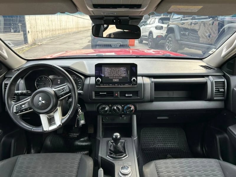 Mitsubishi L200 KATANA XRT 4X4 2.4 2024 - Imagen 12 de 17