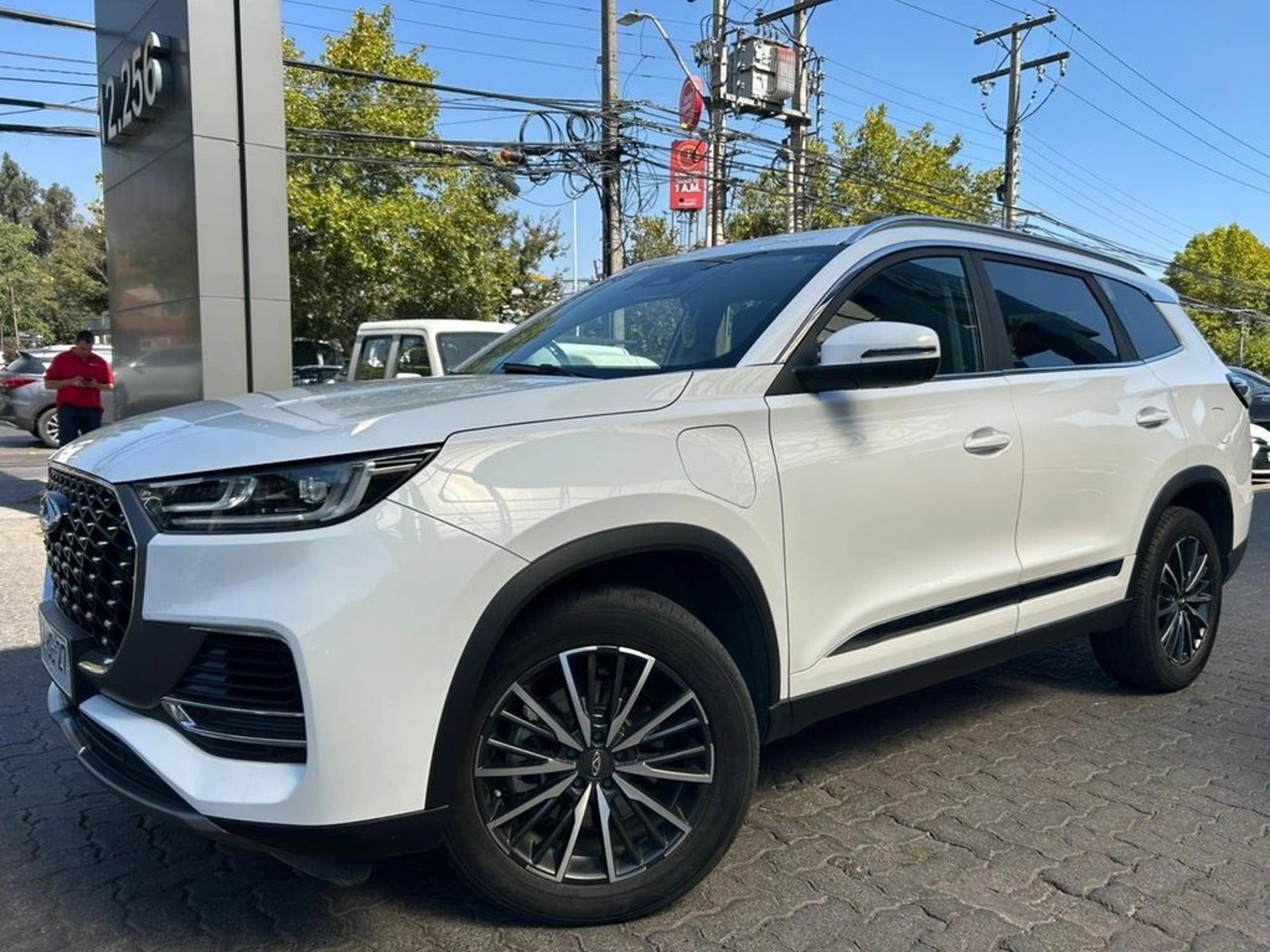Chery TIGGO 8 PRO PRO MAX 1.5T HIBRIDO 2024 - Foto 2 de 16
