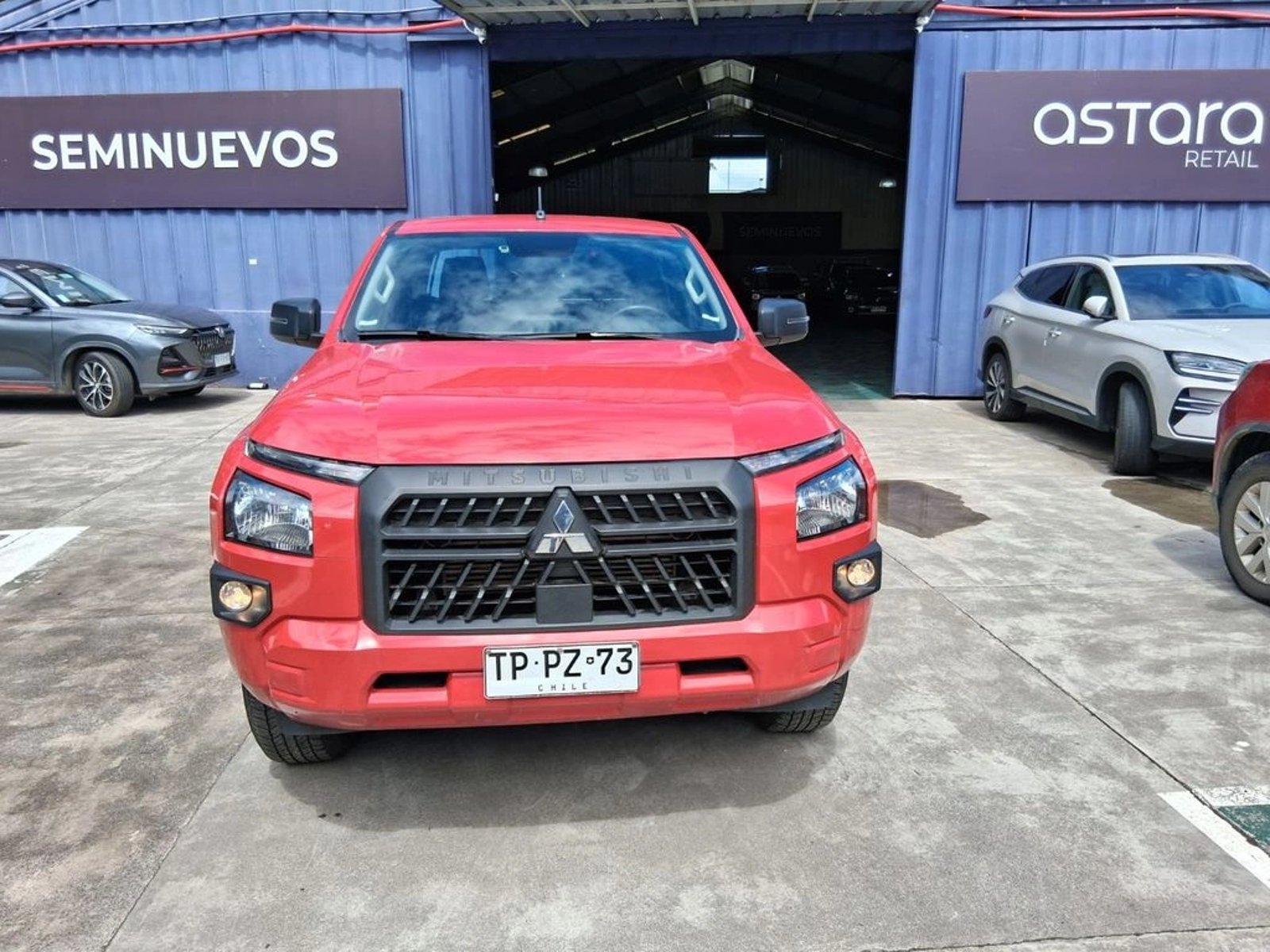 Mitsubishi L200 2.4 KATANA CRT DIESEL DOB. CAB. 4X4 MT 4P 2024 - Foto 3 de 18