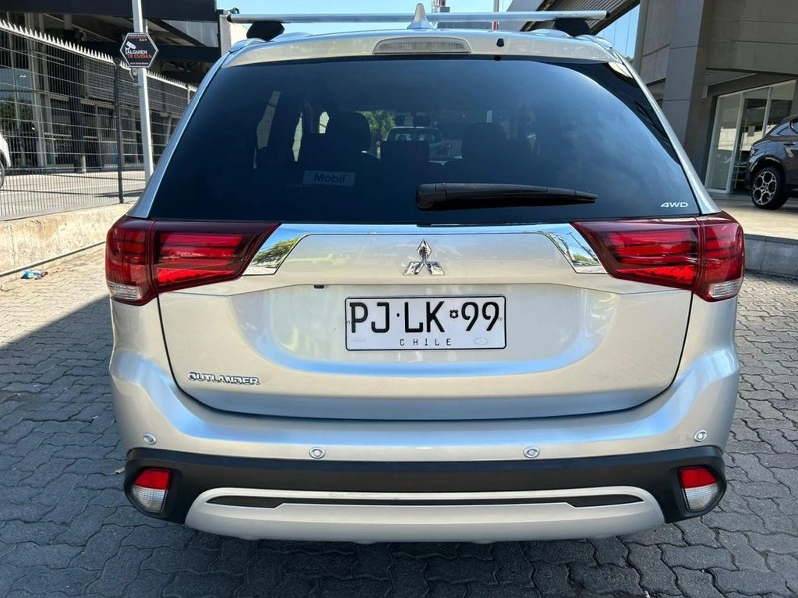 MITSUBISHI OUTLANDER 2021 - Imagen 6 de 17