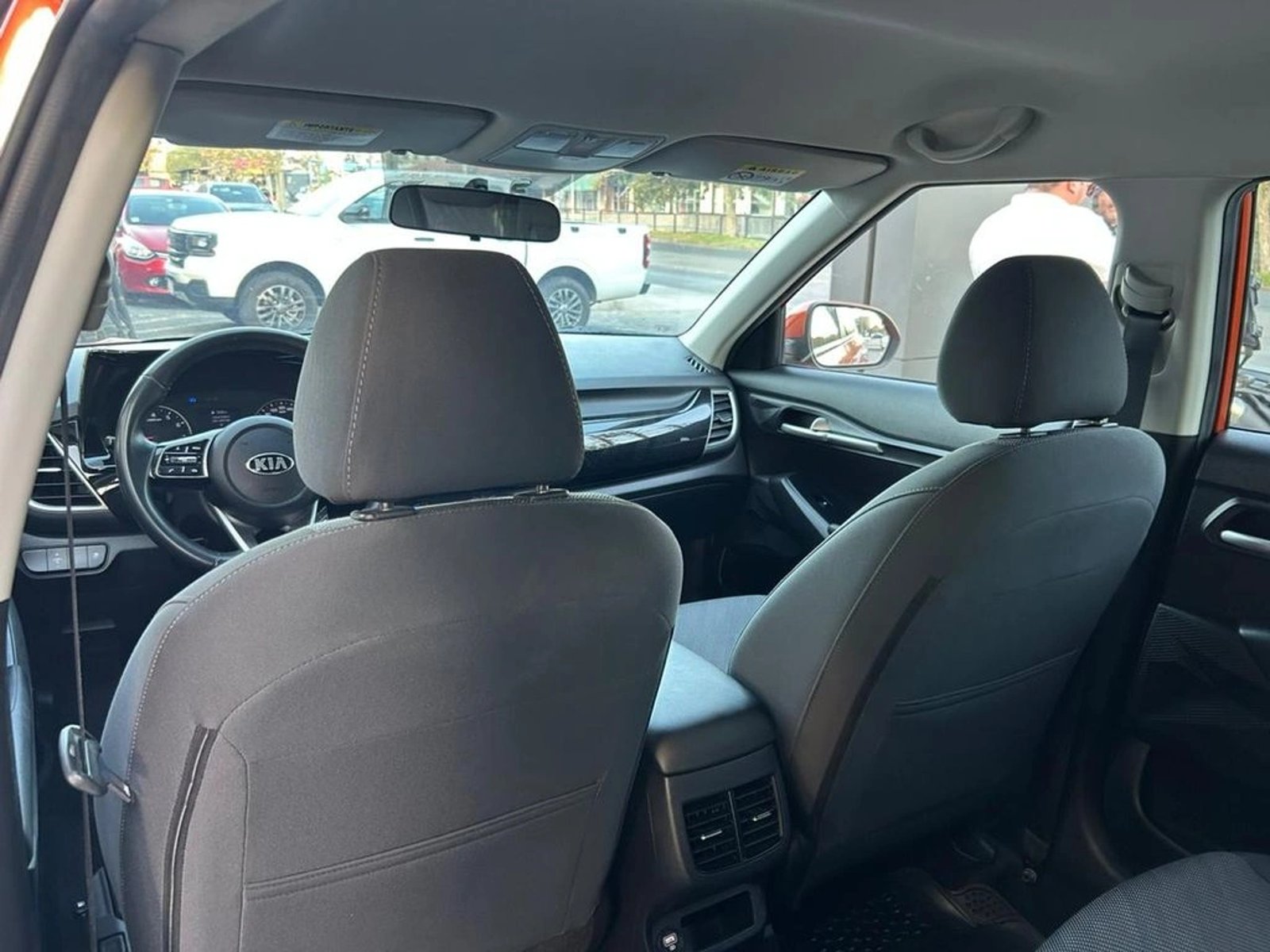 KIA SELTOS 2022 - Imagen 13 de 17