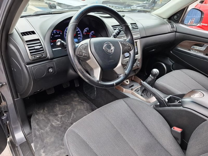 SsangYong REXTON 2.0 DIESEL 2WD MT 5P 2016 - Imagen 13 de 20