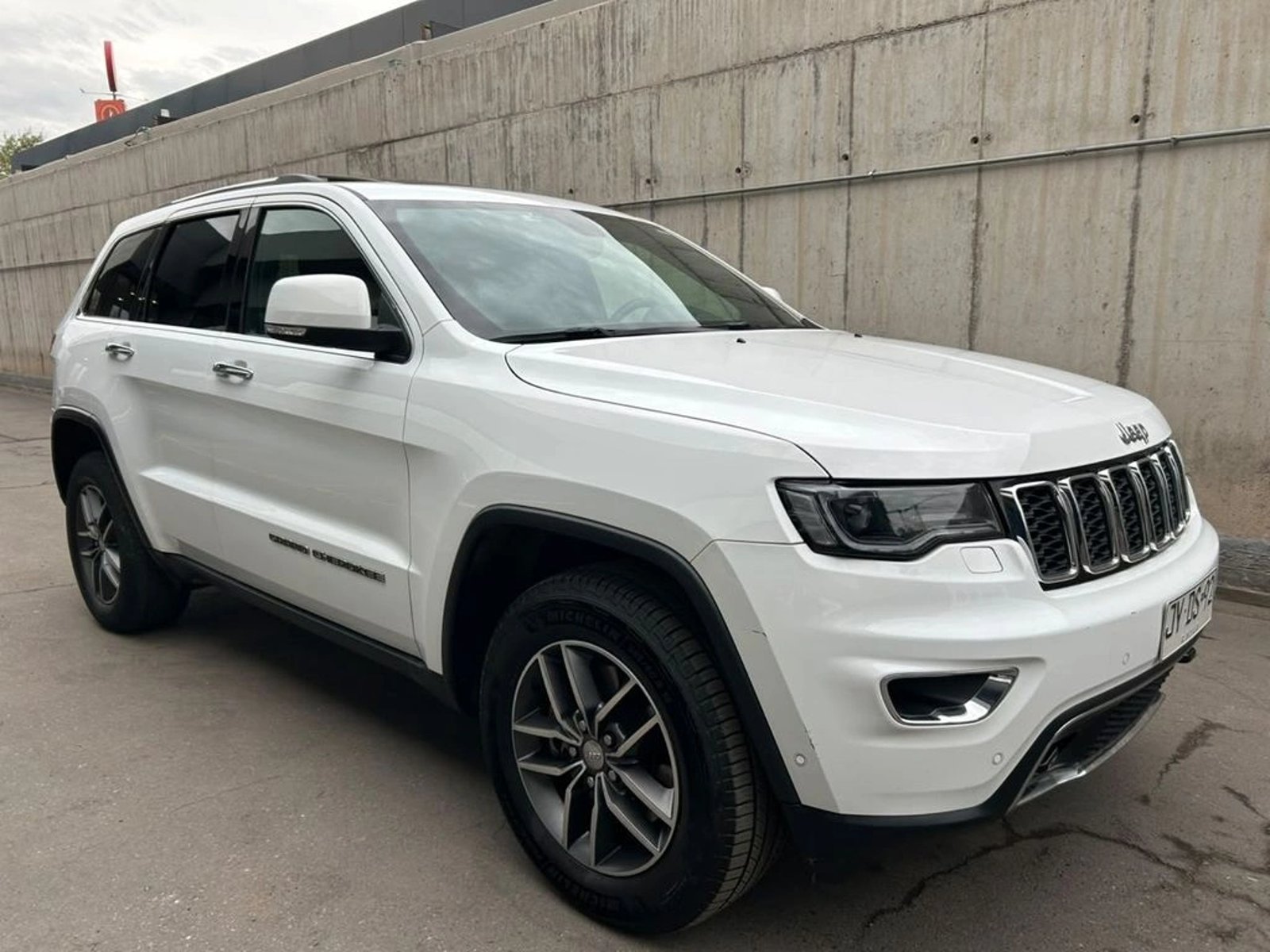 Jeep GRAND CHEROKEE 3.6 LIMITED LX 4X4 AT 5P 2018 - Foto 3 de 16