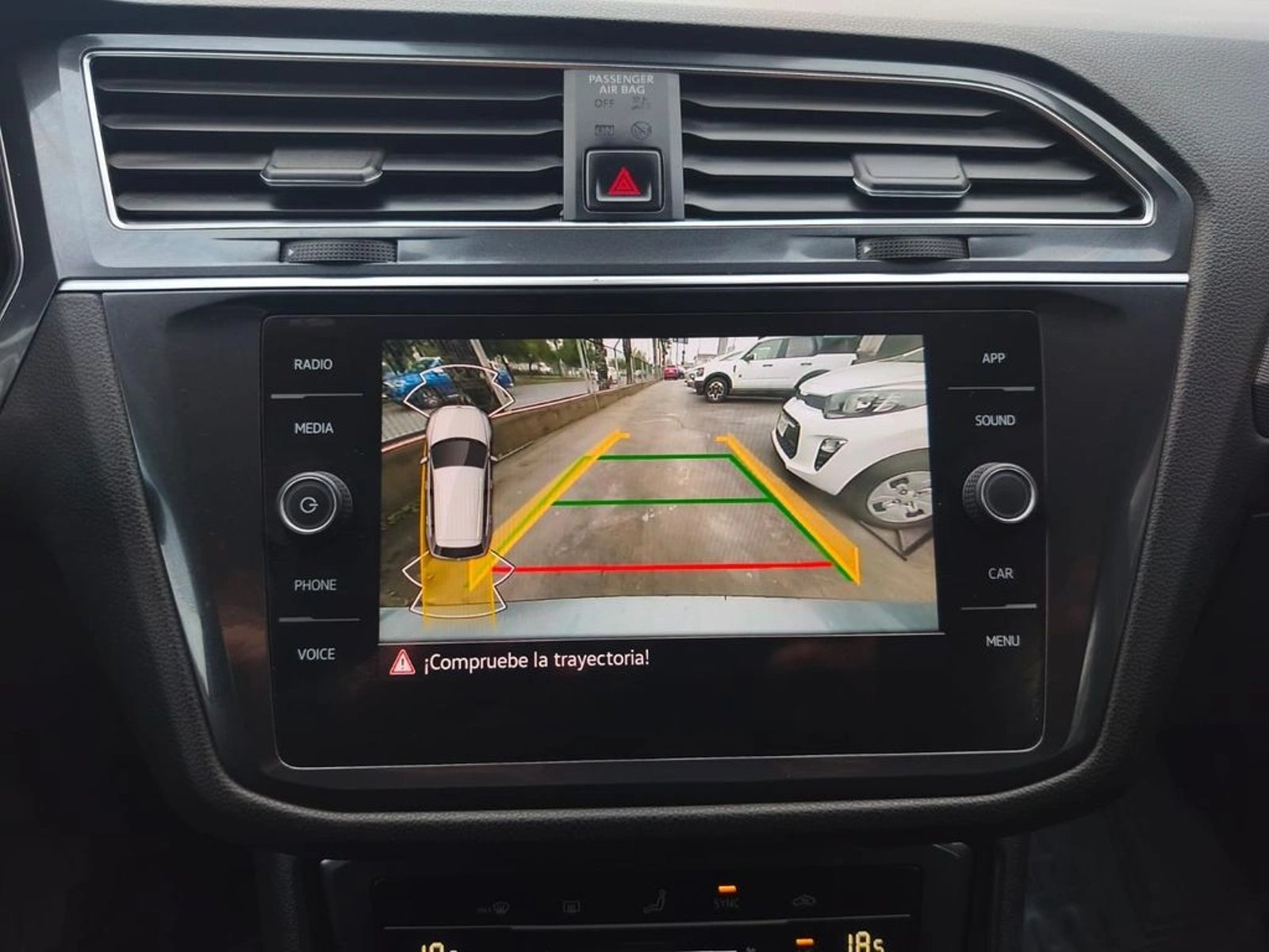Volkswagen TIGUAN 1.4 TSI COMFORTLINE 7A 2022 - Imagen 18 de 20