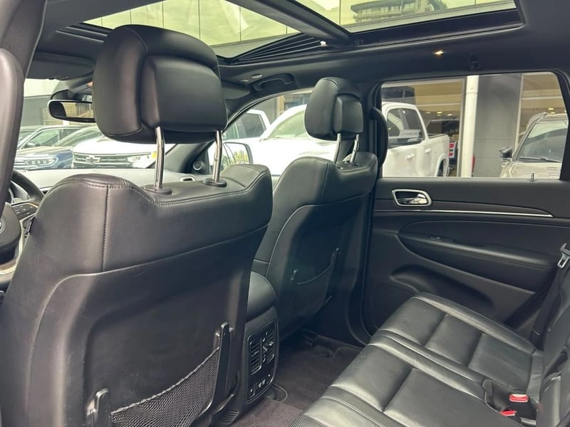 Jeep GRAND CHEROKEE 3.6 LIMITED LX 4X4 AT 5P 2018 - Imagen 12 de 16