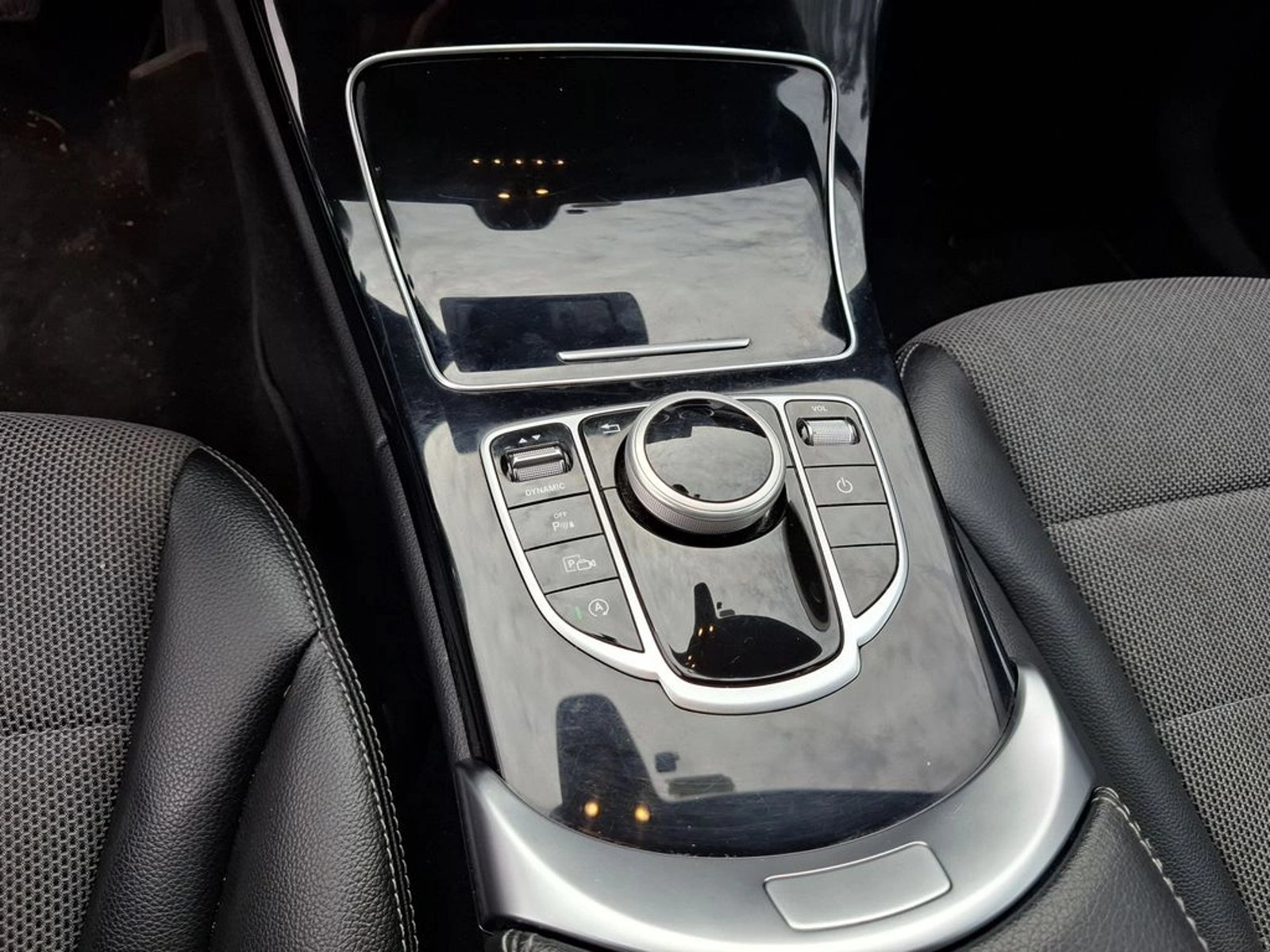 MERCEDES-BENZ C 180 1.6 FL SPORT 4X2 AT 4P 2019 - Imagen 18 de 20