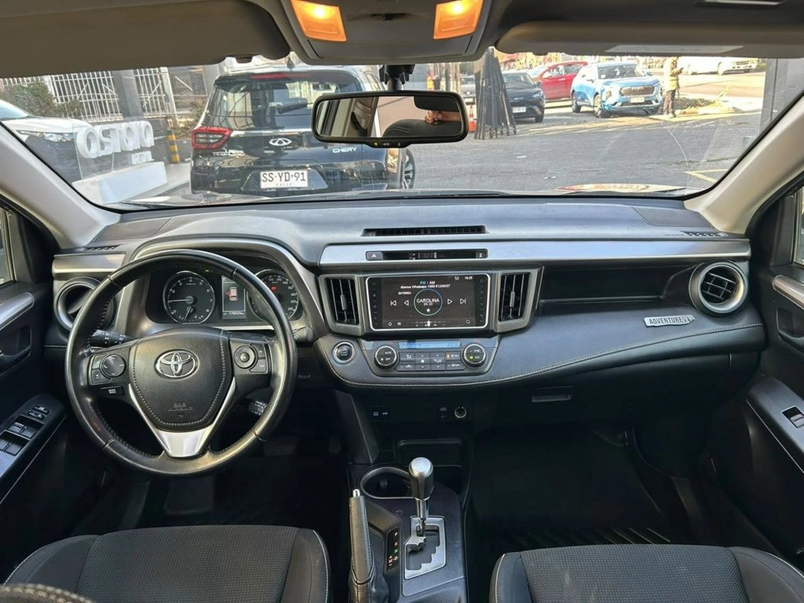 TOYOTA RAV4 2.0 ADVENTURE LUJO AT 2019 - Imagen 8 de 16