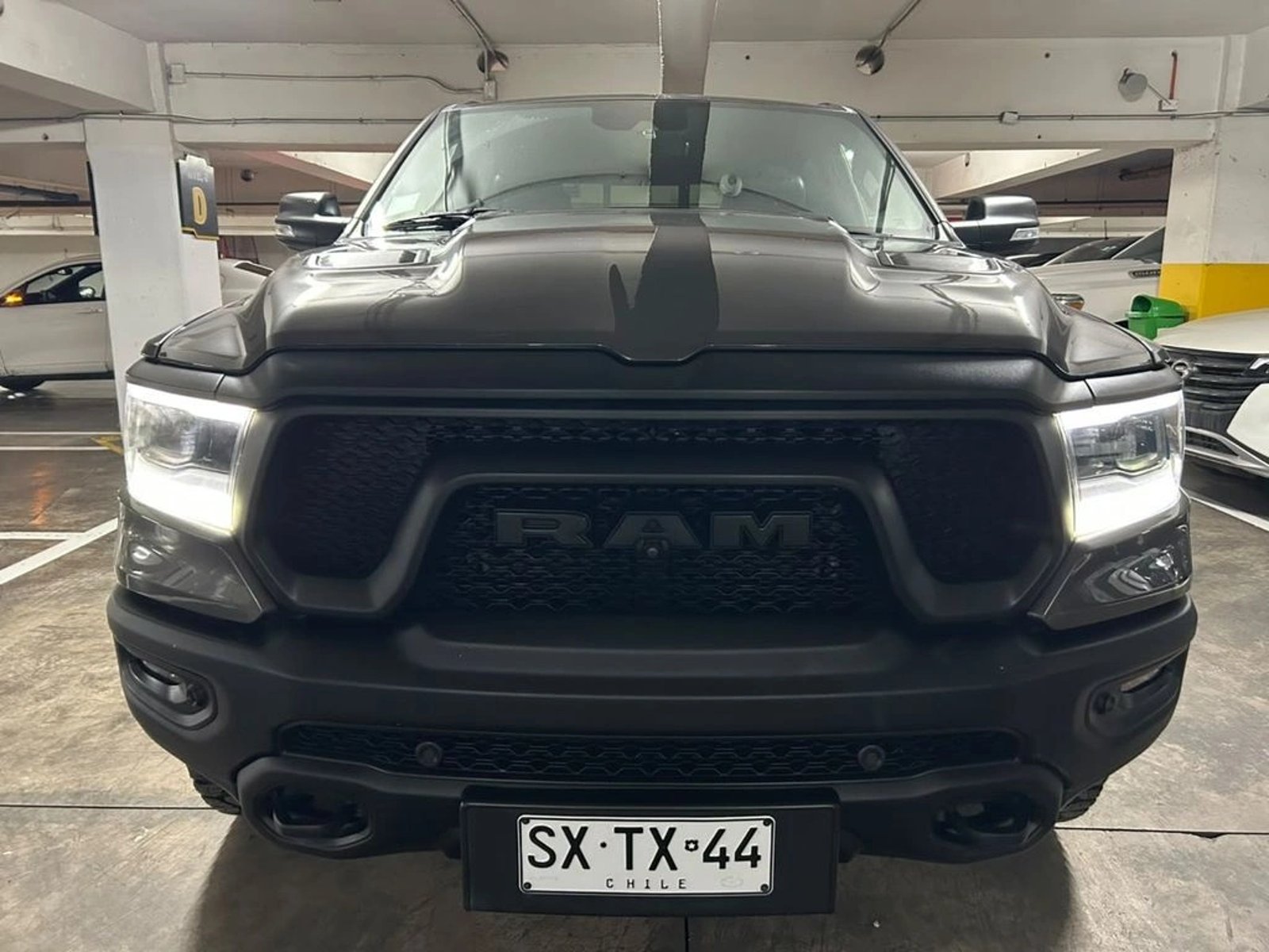 RAM 1500 5.7 REBEL 4X4 AT 4P 2023 - Foto 3 de 17