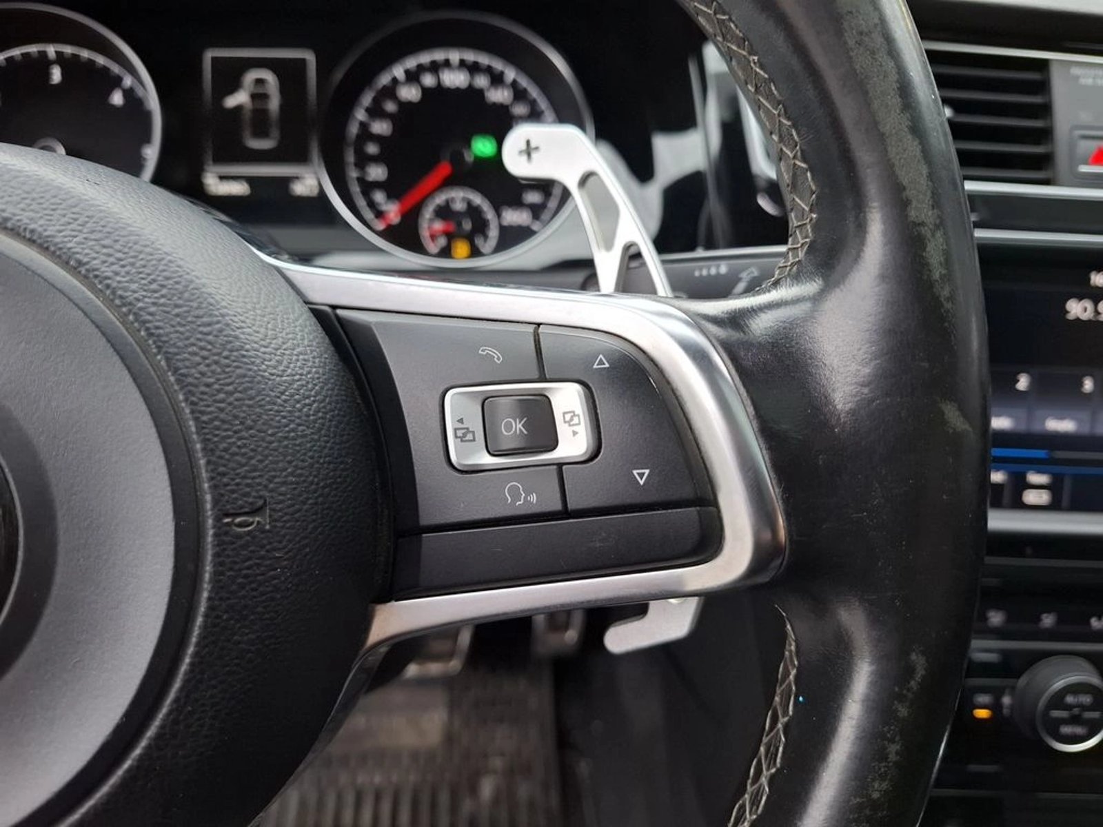VOLKSWAGEN GOLF 2.0 TDI HIGHLINE DIESEL 4X2 AT 5P 2018 - Imagen 16 de 20