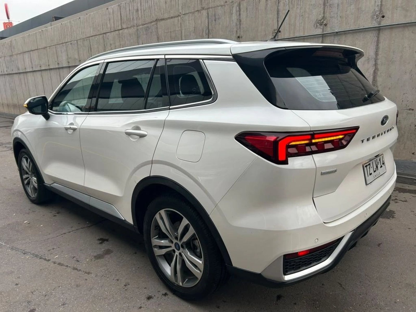 Ford TERRITORY 1.5 TITANIUM AT 2025 - Foto 3 de 17