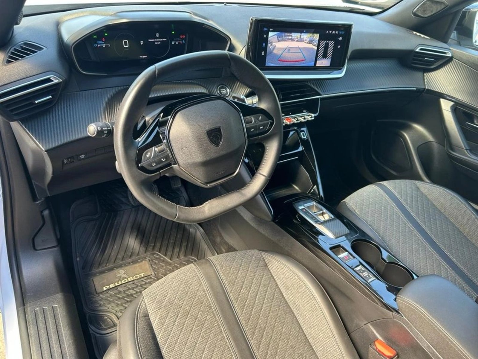 PEUGEOT 2008 2024 - Imagen 8 de 17