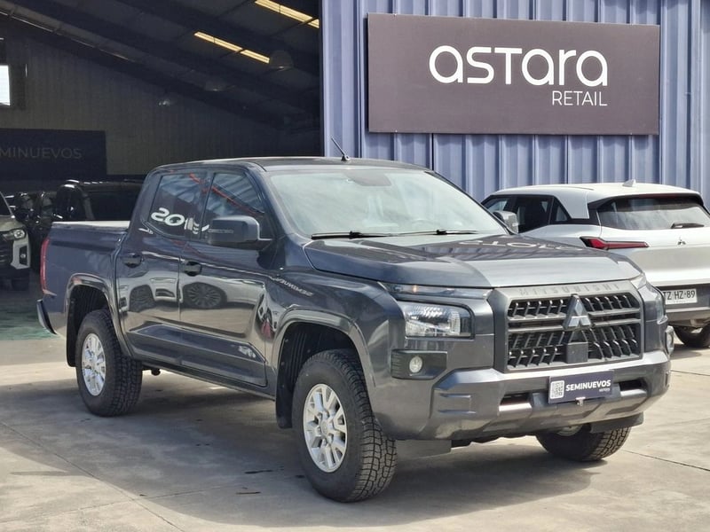 Mitsubishi L200 KATANA XRT 4X4 2.4 2024 - Imagen 3 de 20