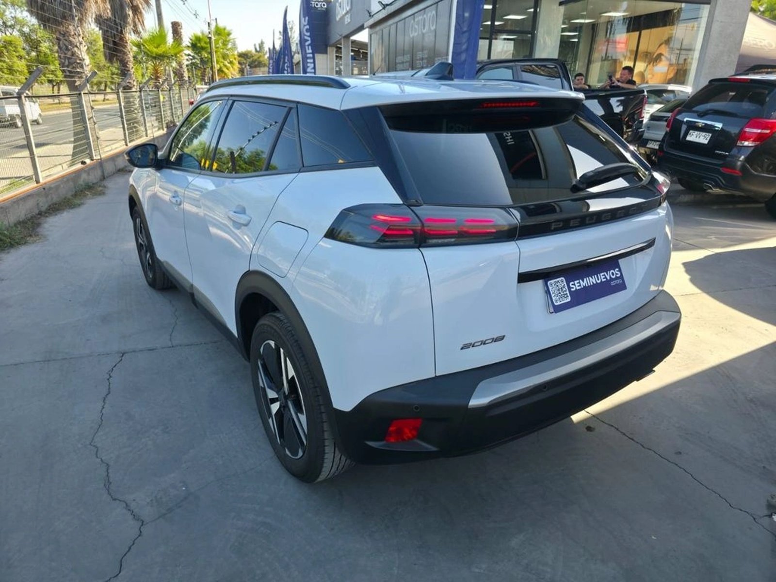 PEUGEOT 2008 2024 - Imagen 9 de 20