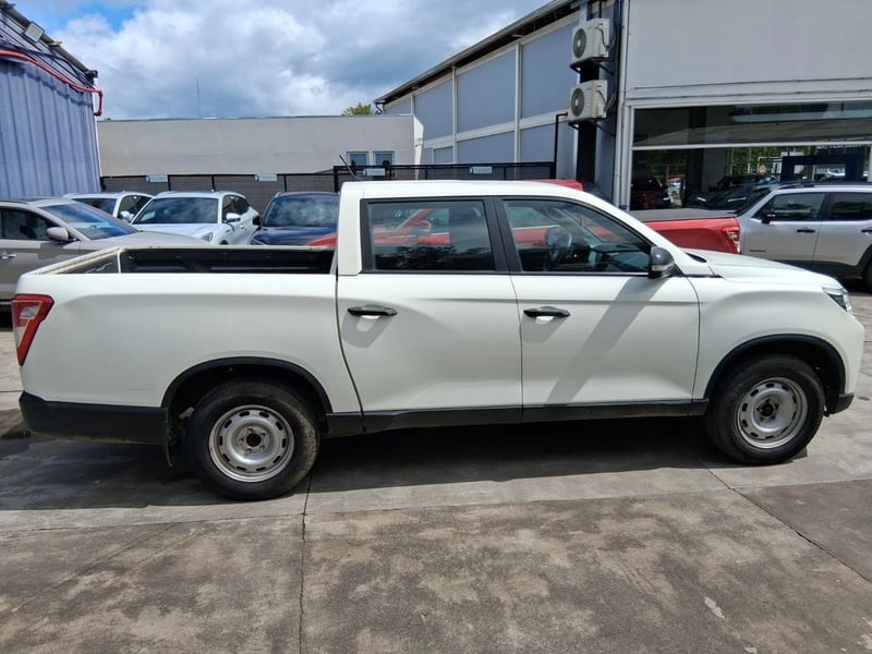 SsangYong GRAND MUSSO 2.2 GRAND LX TD DIESEL 2WD MT6 4P 2022 - Imagen 9 de 18